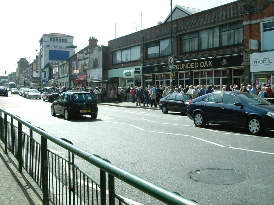 View of the queue from the Tooting Broadway end of the street